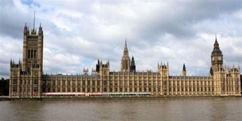 Big Ben: la historia del icónico reloj londinense que empezó a marcar ...