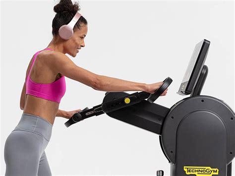 Technogym Excite Top Arm Bike: Gym machine for arms | Technogym United ...