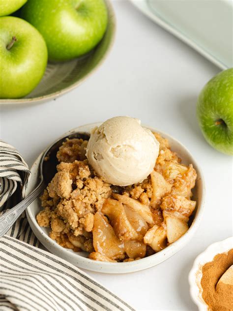 Easy Vegan Apple Crumble - Addicted to Dates
