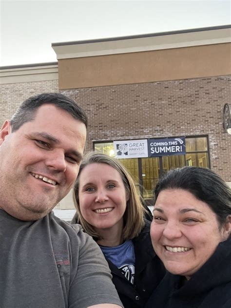 Landmark Indiana restaurant Gray Brothers Cafeteria closing