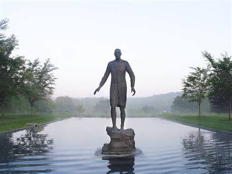 Sculpting the universal self | Meer