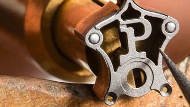 855P 블랙 퍼페추얼 캘린더 무브먼트 - 피아제 명품 시계 공식 웹사이트