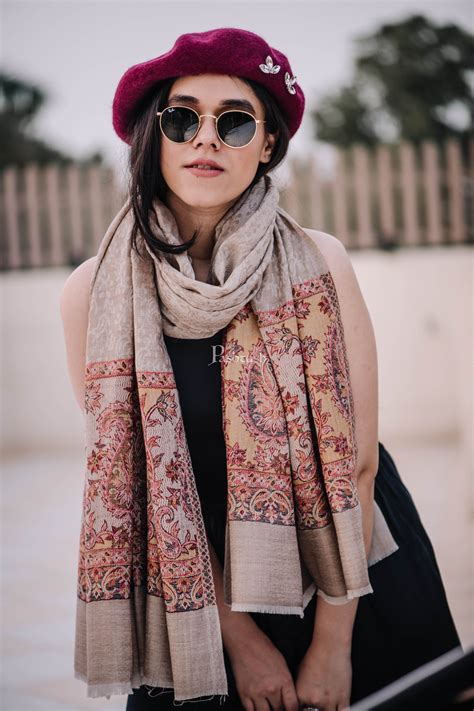 Pashtush Women'S Reversible Stole, Chanting Paisley Weave Scarf, Beige ...