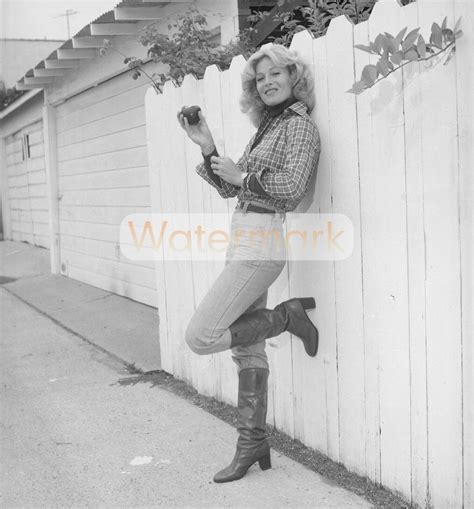 LEIGH CHRISTIAN Sexy Actress Bites an Apple ** Pro Pigment Print (8 ...