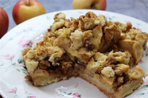 Delicious Apple Pie Bars Recipe | Scrappy Geek
