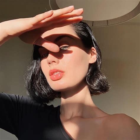 《怪獸與鄧不利多的秘密》Poppy Corby Tuech 魅力解析：性感邪氣美貌太圈粉、最正蛇蠍美人！ - JUKSY 街星