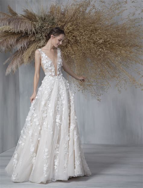 Tulle v neck wedding dress online