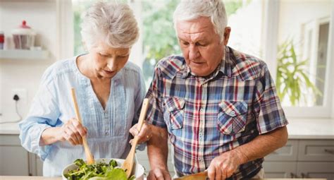 Врач перечислила наиболее полезные продукты для пожилых людей | NEWS.am ...