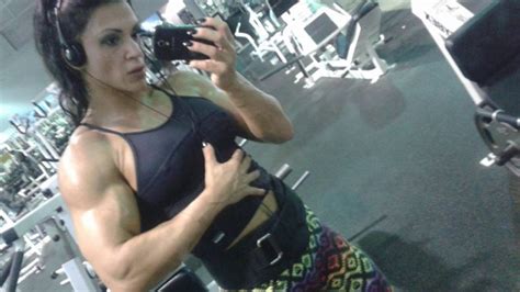 MUSCLE BABE's profile at HerBicepsCam