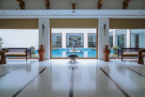 Good Hotels in Guruvayoor East Nada – Devaragam Hotel