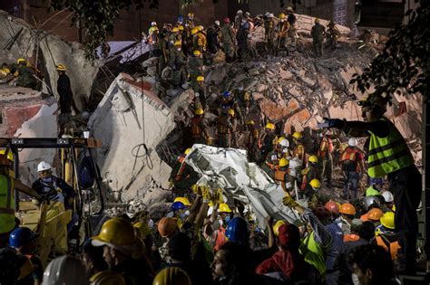 Mexicans Dig Through Quake Rubble as Death Toll Passes 200 - The New ...