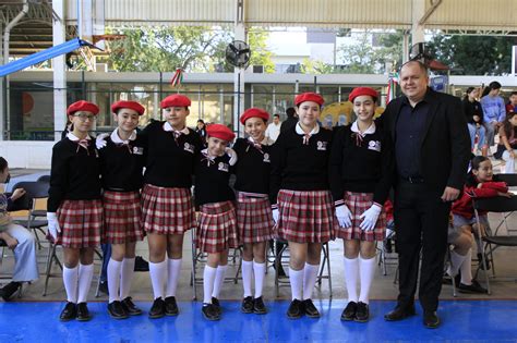 Apoyan la formación cívica en concurso de escoltas