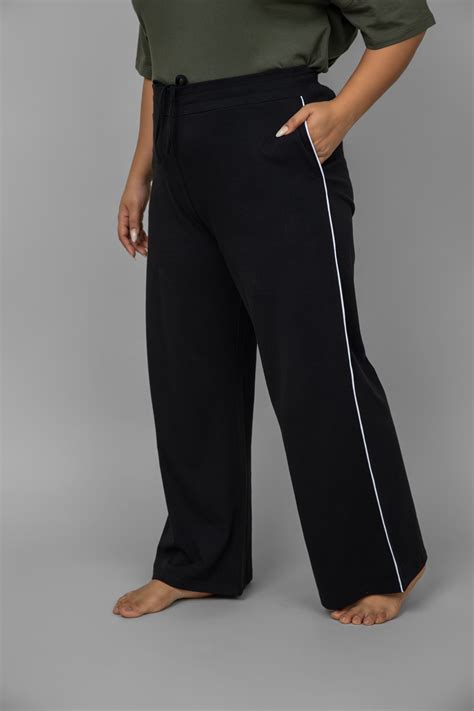 Black Contrast Piping Pants – NeceSera