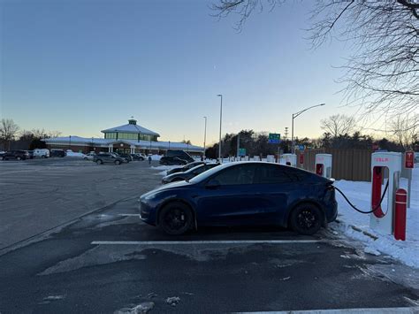 Kennebunk Service Plaza - Southbound (1) | Kennebunk, ME | EV Station