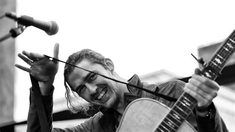 Hozier celebrates Irish vote on gay marriage