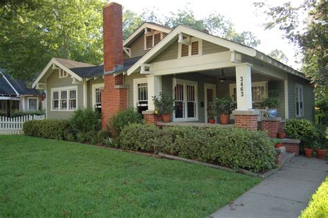 20 Beautiful Examples of The Craftsman Bungalow Style Home