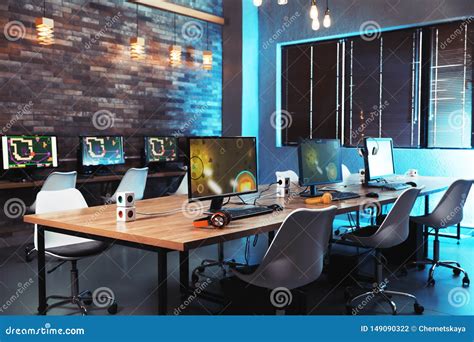 Computer Cafe 的图像结果