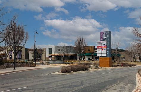 Jordan Landing Plaza - Big Shopping Centers USA