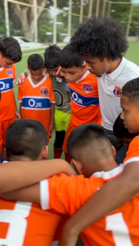 Académia de Fútbol Óscar Jr.🇵🇦 | UN EQUIPO UNIDO POR CONSEGUIR LA VICTORIA, ESTO ES OSCAR JR🙏🏽🧡💙 ...