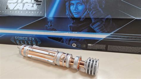 Star Wars The Black Series Leia Organa Force FX Elite Lightsaber review ...