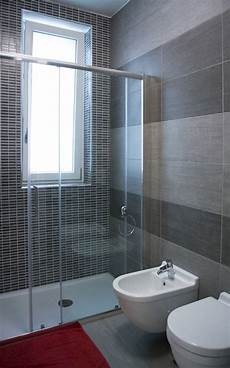 interno bagno piccolo bagno con doccia qf97 pineglen interno bagno piccolo bagno con doccia qf97 pineglen