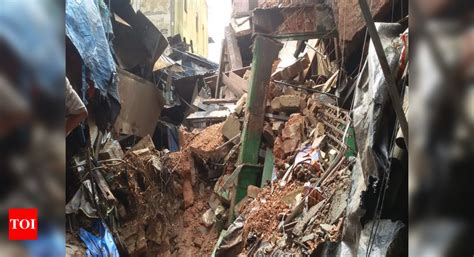 Kolkata: 2 dead after portions of building collapse | Kolkata News ...