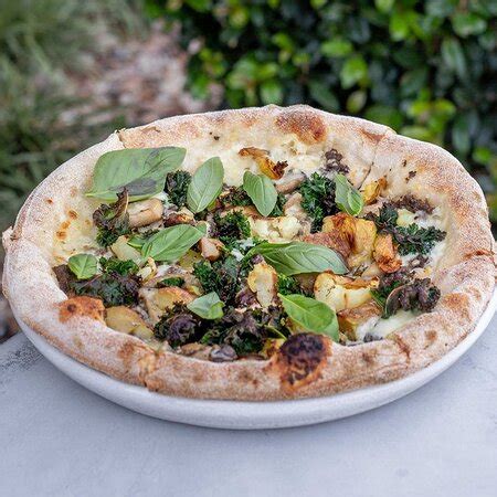 MR MCCRACKEN, Essendon Fields - Menu, Prices & Restaurant Reviews ...