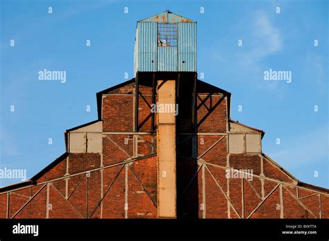 Old Building 的图像结果