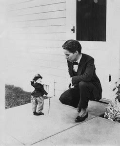 Charlie Chaplin Fine Art Print - Personalities posters in India - Buy ...