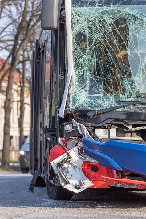 Abogados Especializados en Accidentes de Metro Bus en Merced