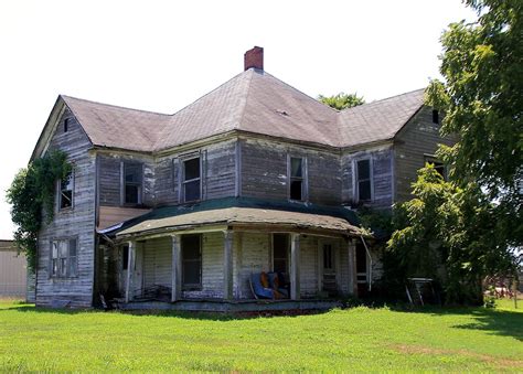 Abandoned Old Farmhouse - SW of Rogers, Arkansas | Abandoned farm ...