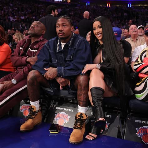New Fashion Bomb Couple Cardi B and Stefon Diggs Sit Courtside with ...