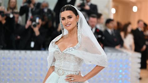 Penélope Cruz, con un vestido de Chanel que llevó Inès de la Fressange ...
