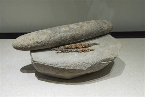 石磨盘石磨棒,文物考古,文化艺术,摄影素材,汇图网www.huitu.com