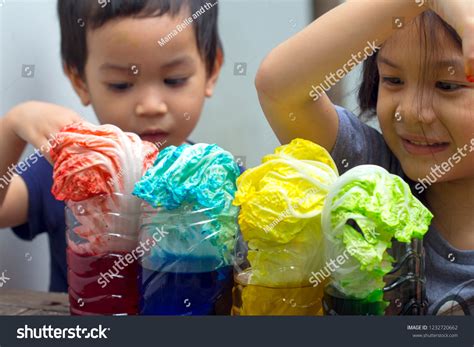 4,966 Planting Science Kids Images, Stock Photos & Vectors | Shutterstock