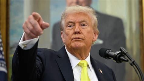 Трамп заявил, что Путину не понравилась идея передачи Tomahawk - РИА ...