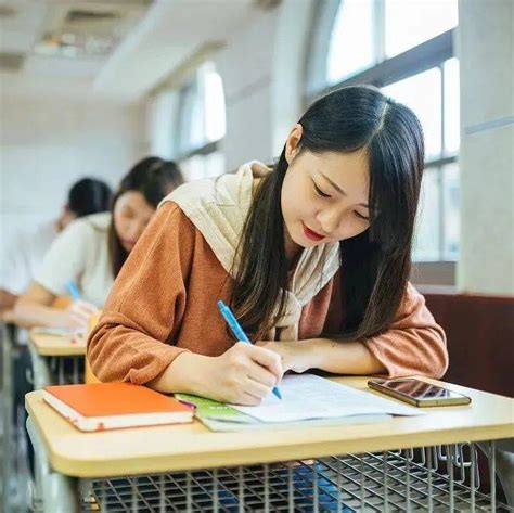台湾大学入学考试分发入学名额首度高于报考生数_测验_成绩_黄信复