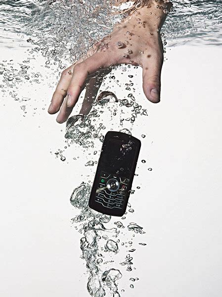 手机掉水里怎么?（手机掉水里怎么处理最好) - 世外云文章资讯