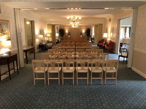 HUFF & LAKJER FUNERAL HOME - Updated December 2025 - 15 Photos & 18 ...