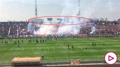Imágenes sensibles: se derrumba parte de la tribuna del Monumental de Chile