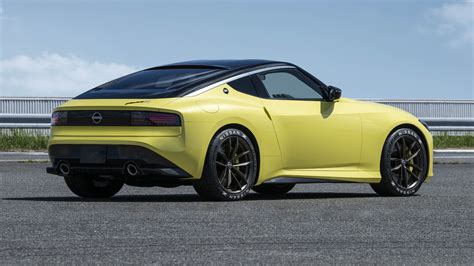 Nissan Sports Car Images