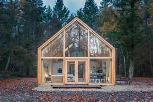 Eco-Friendly Wood-Clad Cabins : Indigo Cabin