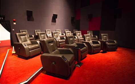 有料|一个座椅造价三万！中国4D影院的秘密都在这里_新浪娱乐_新浪网