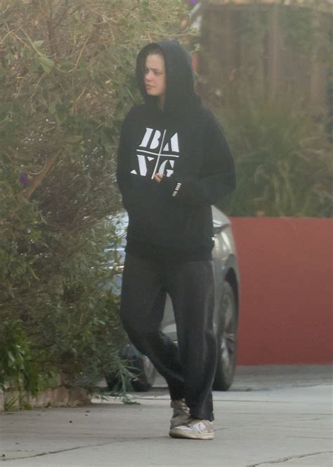 Shiloh Jolie-Pitt Attends Dance Class in LA, Sporting Bang Hoodie 01.09 ...