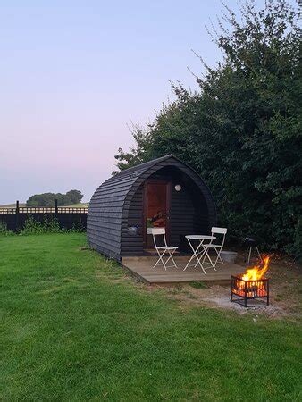 ROCKINGHAMS PODS (Layer Marney) - Lodging Reviews, Photos, Rate ...