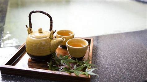 诗词欣赏：黄庭坚在《品令·茶词》中，极力表现龙凤团茶的珍贵 - 哔哩哔哩