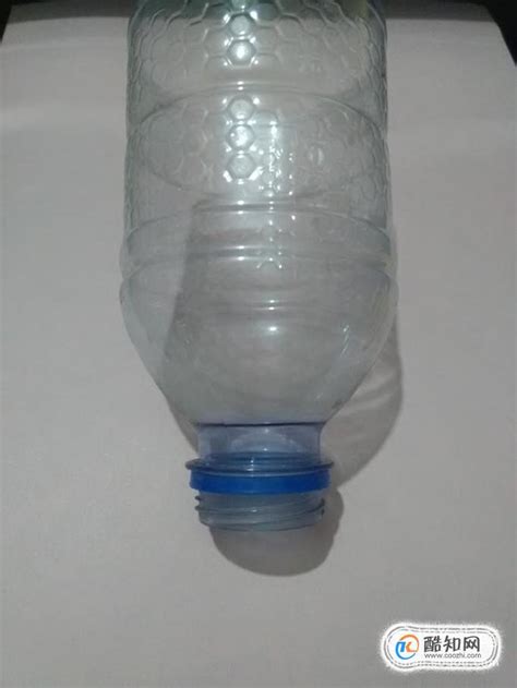 塑料瓶自制饮水机原理,儿童做手工饮水机,矿泉水瓶饮水器_大山谷图库