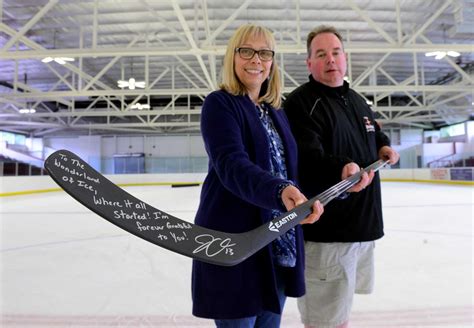 Wonderland of Ice fights downtown skating rinks