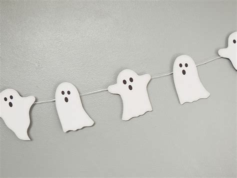 DIY Ghost Bunting - Free Printable | DIY Halloween Decorations