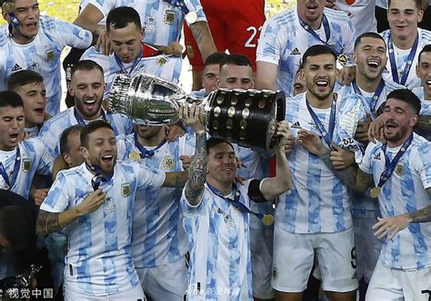 大家觉得好看吗？梅西领衔2021阿根廷美洲杯新球衣宣传片-直播吧zhibo8.cc